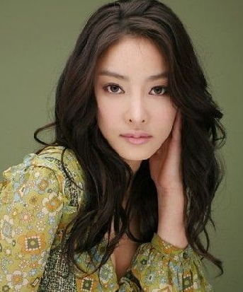 2012年6月12日发现在自己家中上吊自杀,年仅25岁.